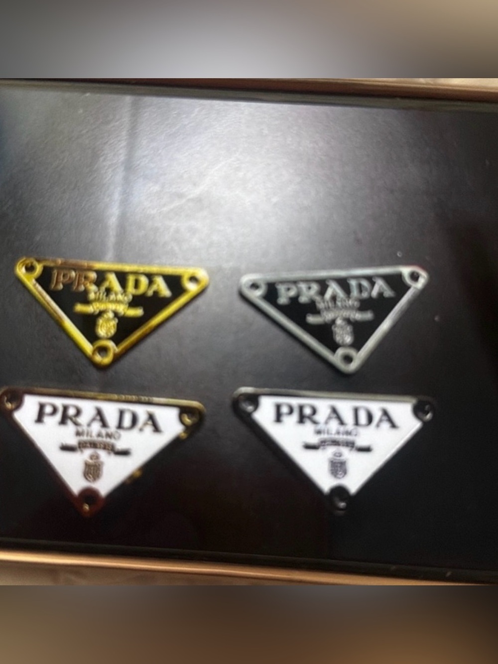 2x bundle metal badge